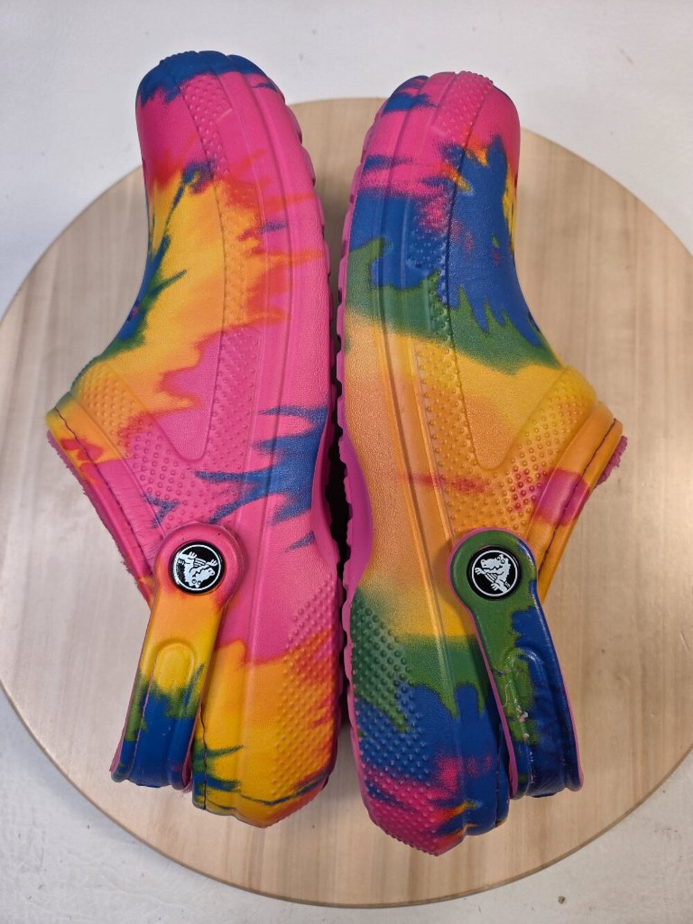 Crocs Classic Tie Dye Graphic Fur Lined Clogs Women US 8 - Picture 10 of 13